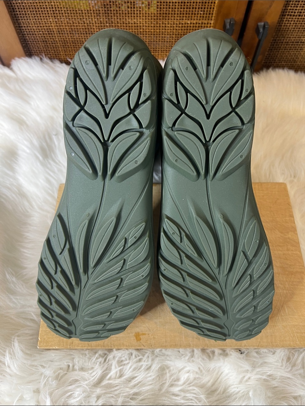 Wildling Ranidae Barefoot Women’s Olive Green Waterproof Rain Boots - Picture 3 of 8
